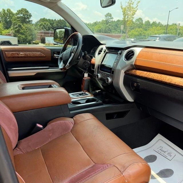 Toyota Tundra  2015