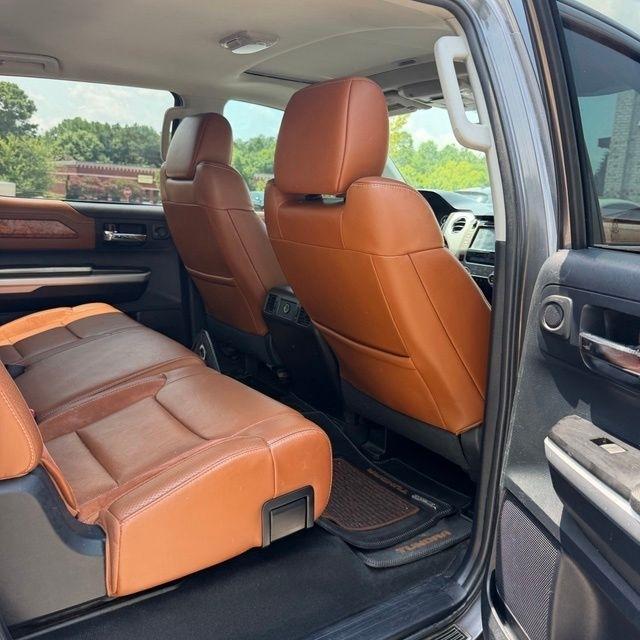 Toyota Tundra  2015