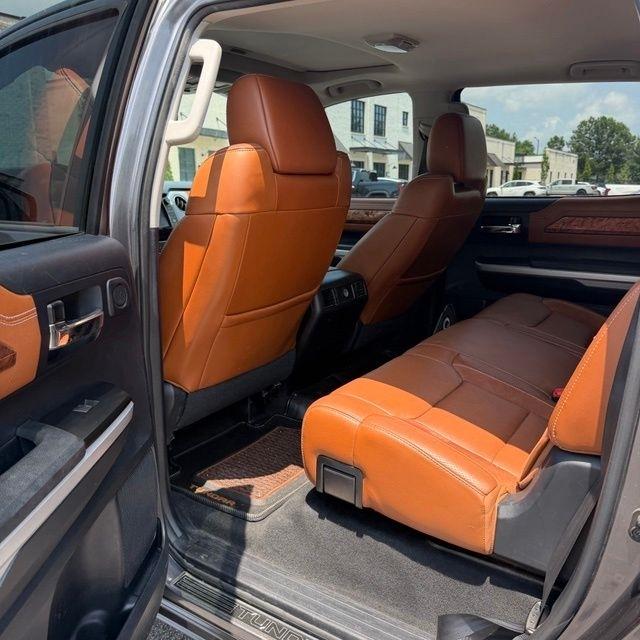 Toyota Tundra  2015