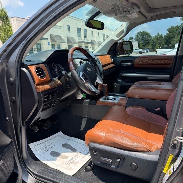 Toyota Tundra  2015