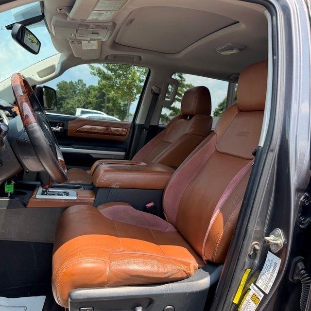 Toyota Tundra  2015