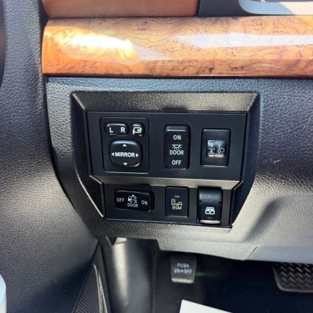 Toyota Tundra  2015