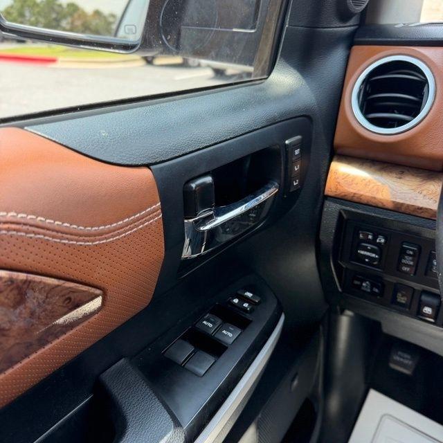 Toyota Tundra  2015