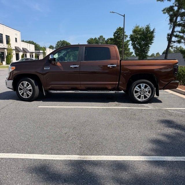 Toyota Tundra  2015
