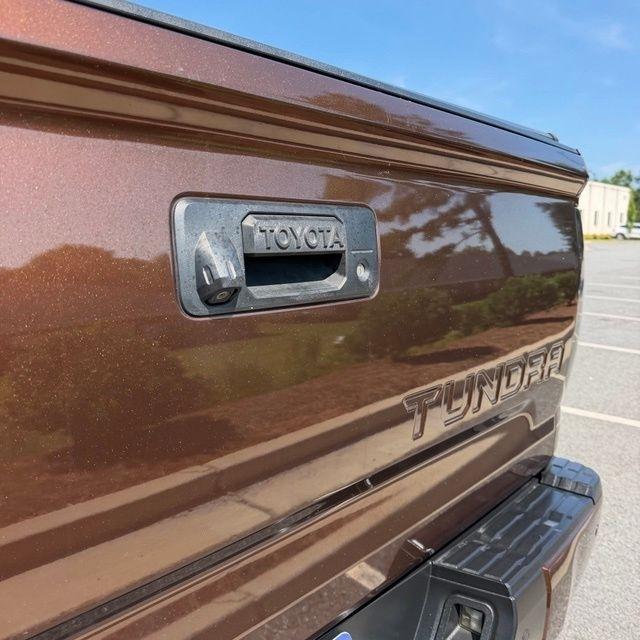 Toyota Tundra  2015