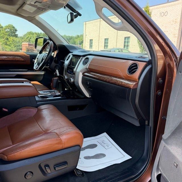 Toyota Tundra  2015