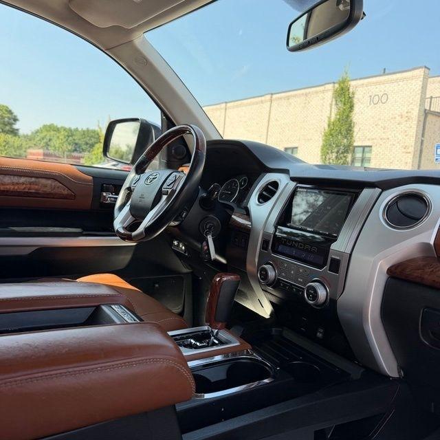 Toyota Tundra  2015