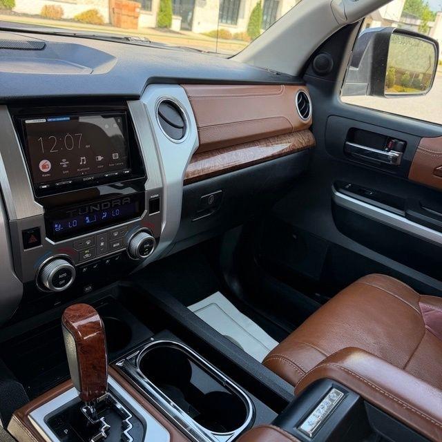 Toyota Tundra  2015