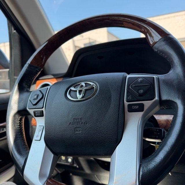 Toyota Tundra  2015
