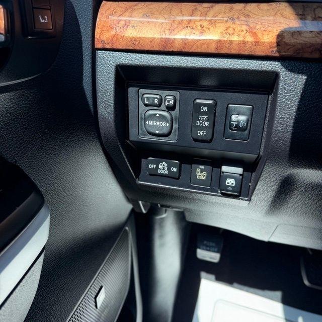 Toyota Tundra  2015