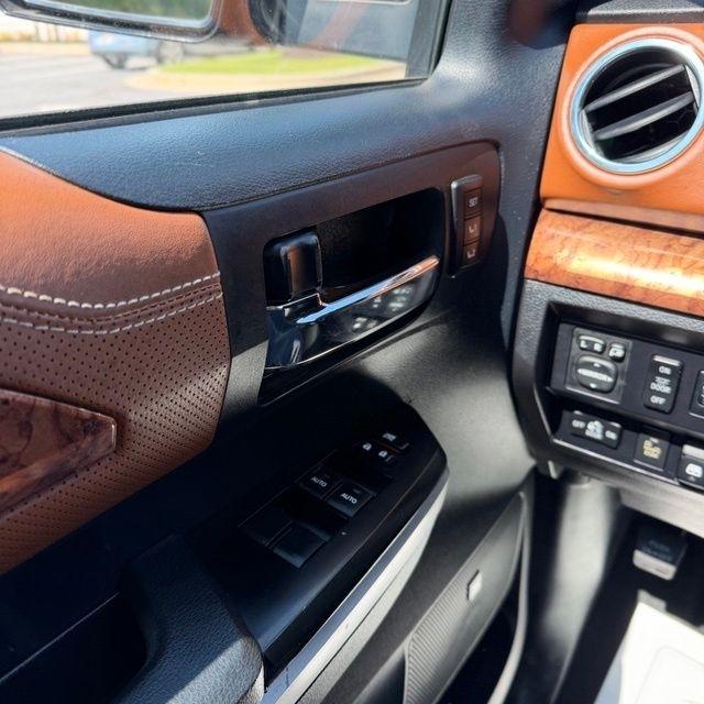 Toyota Tundra  2015