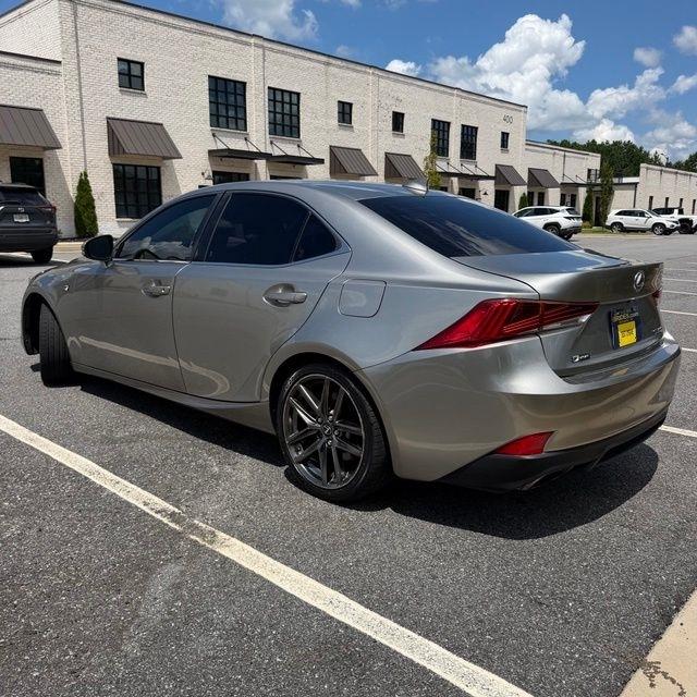 Lexus IS  2018