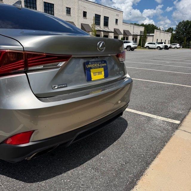 Lexus IS  2018