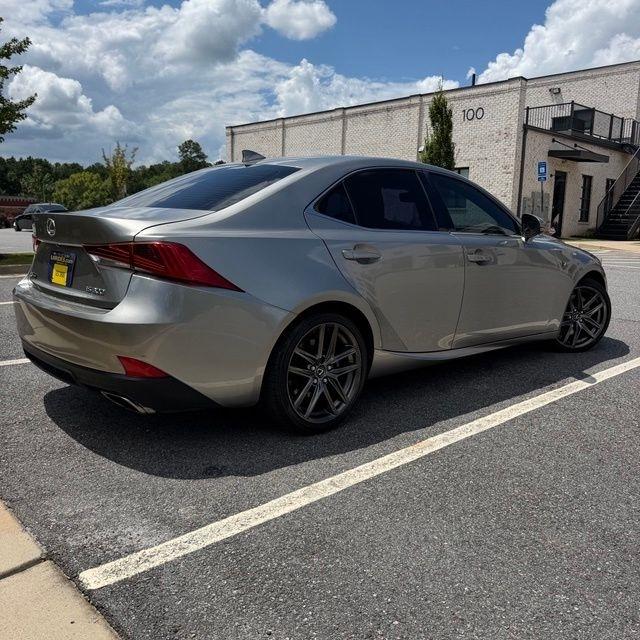 Lexus IS  2018