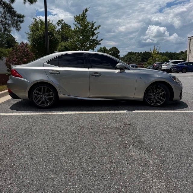 Lexus IS  2018
