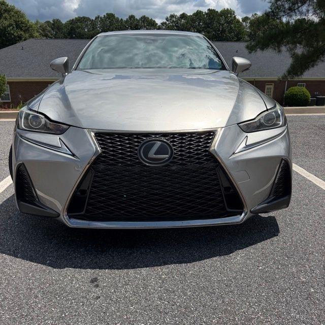 Lexus IS  2018