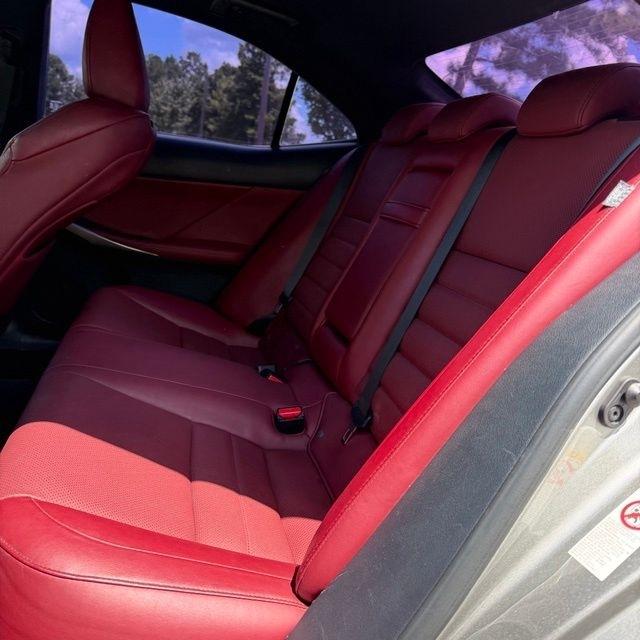 Lexus IS  2018