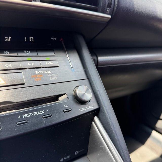 Lexus IS  2018