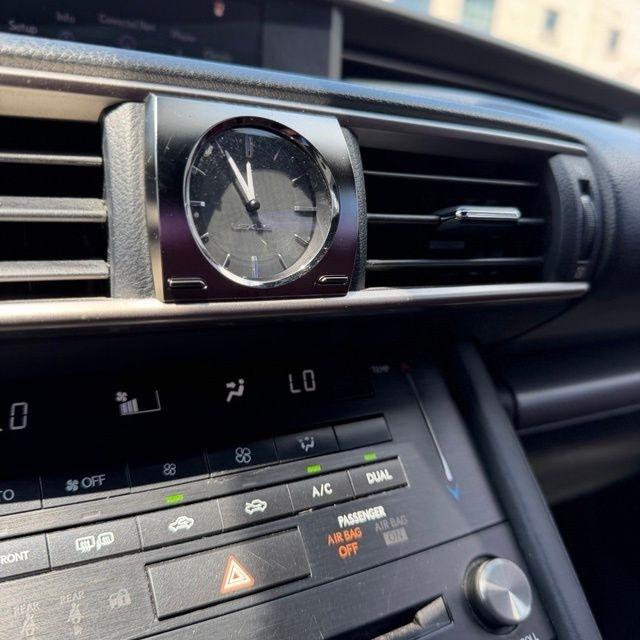 Lexus IS  2018