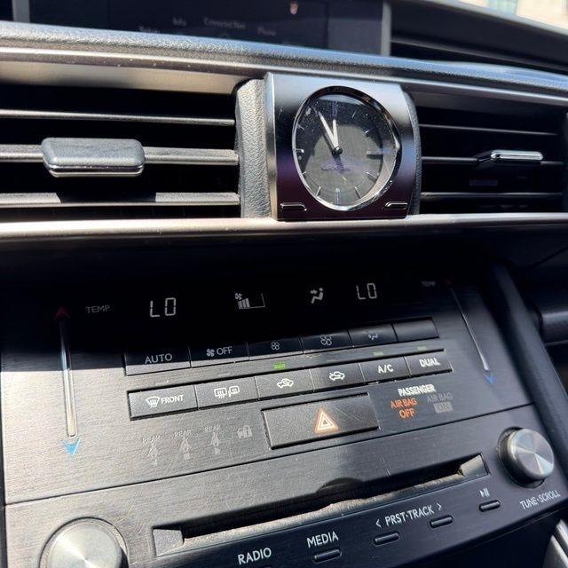 Lexus IS  2018