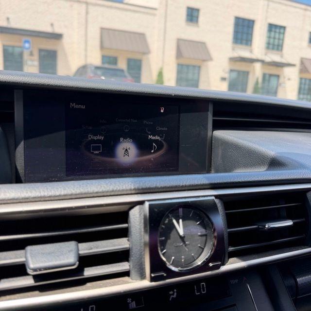 Lexus IS  2018