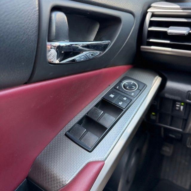 Lexus IS  2018