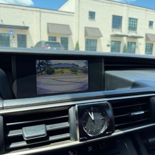 Lexus IS  2018