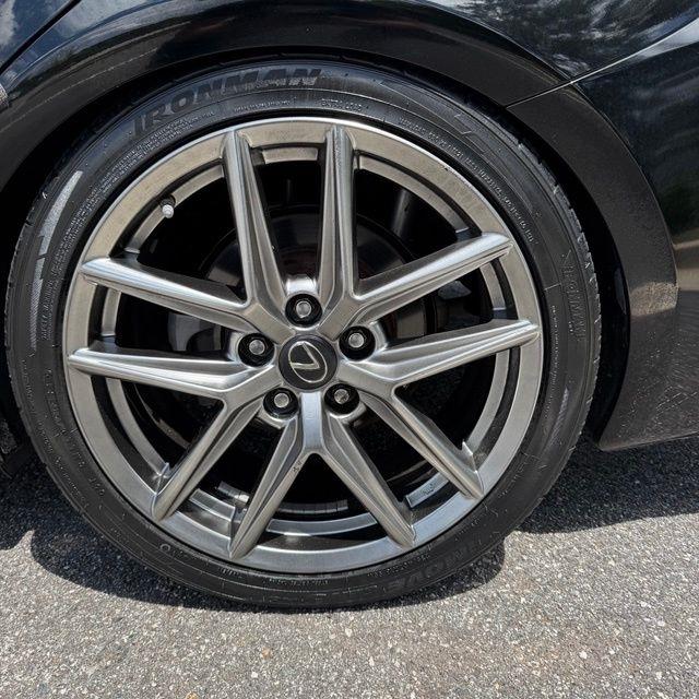 Lexus IS  2015