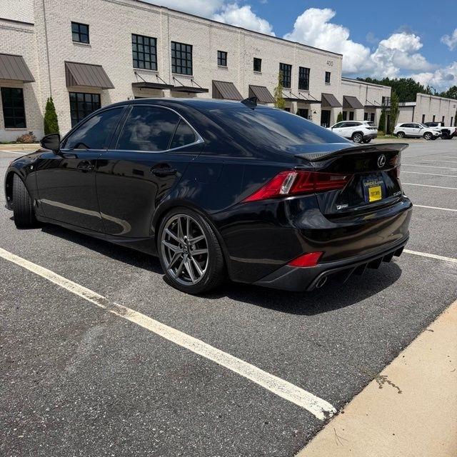 Lexus IS  2015