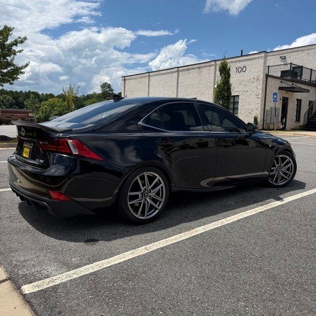 Lexus IS  2015