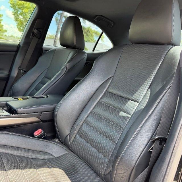 Lexus IS  2015