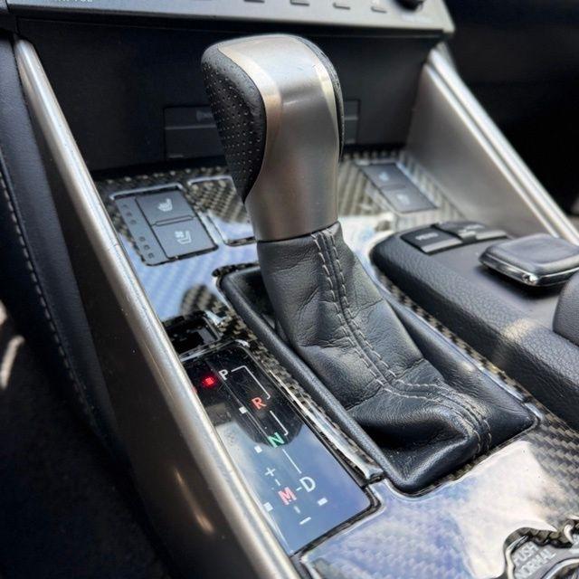 Lexus IS  2015