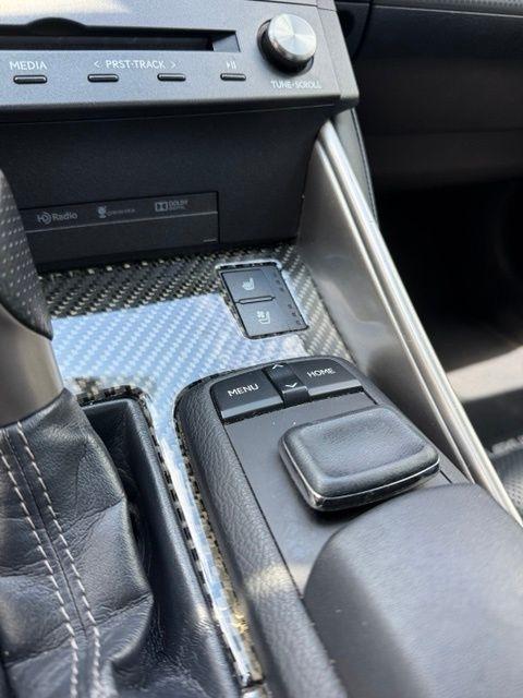 Lexus IS  2015