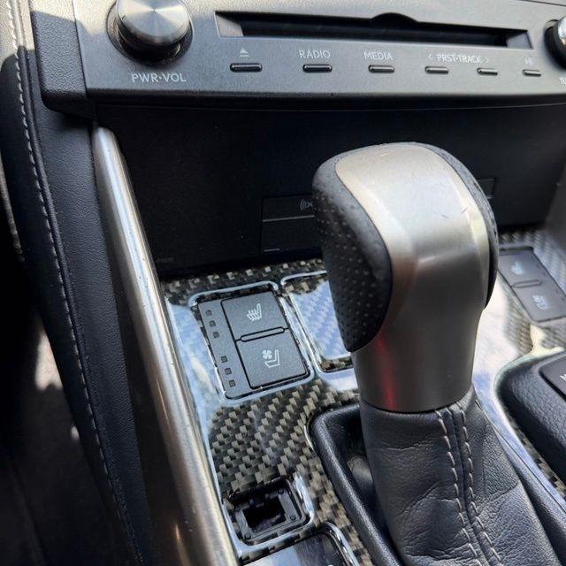 Lexus IS  2015