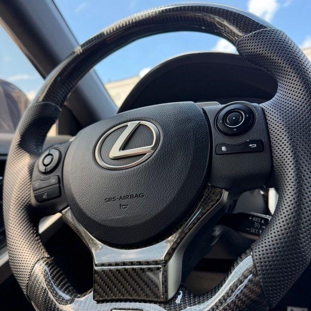 Lexus IS  2015