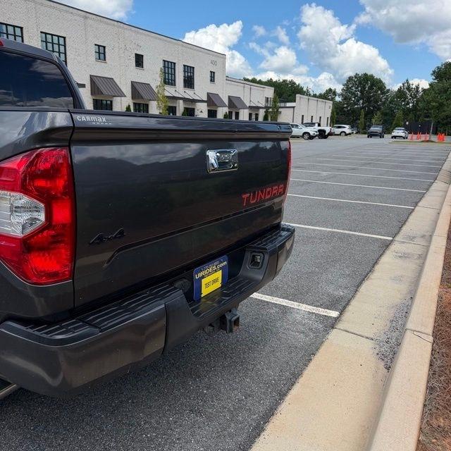 Toyota Tundra  2016