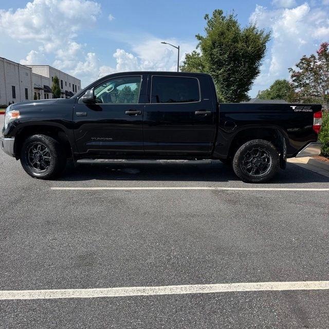 Toyota Tundra  2017