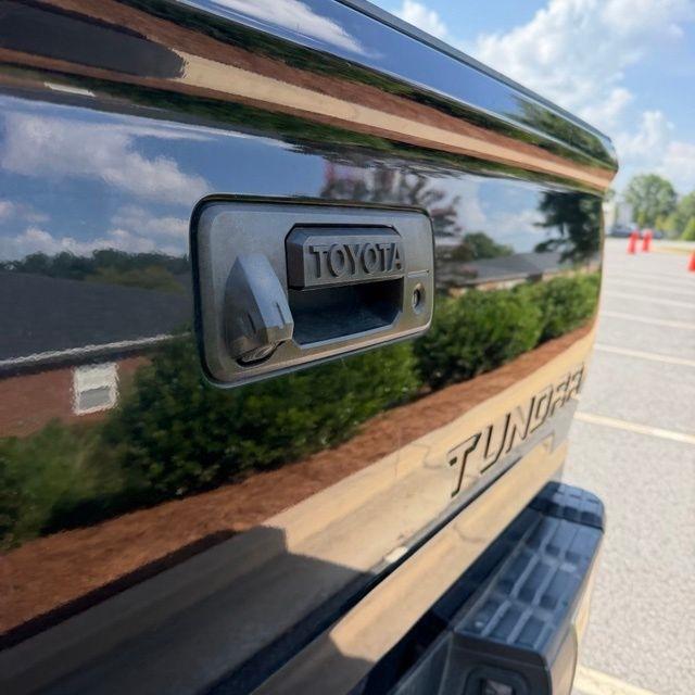 Toyota Tundra  2017