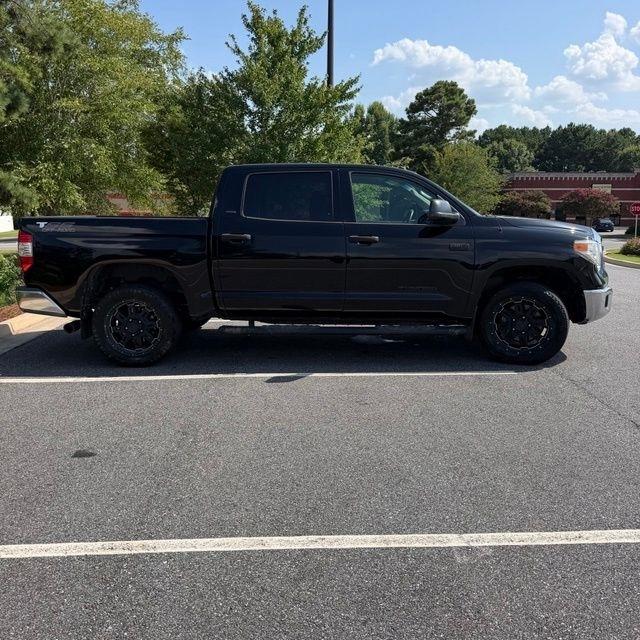 Toyota Tundra  2017