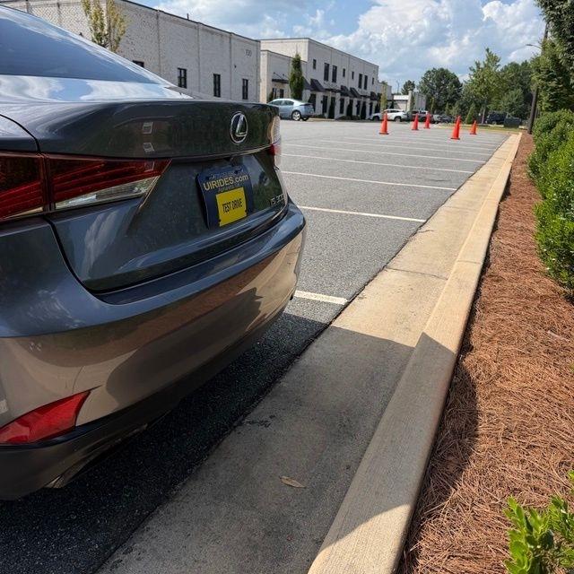 Lexus IS  2019