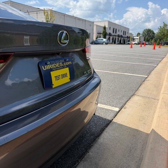 Lexus IS  2019