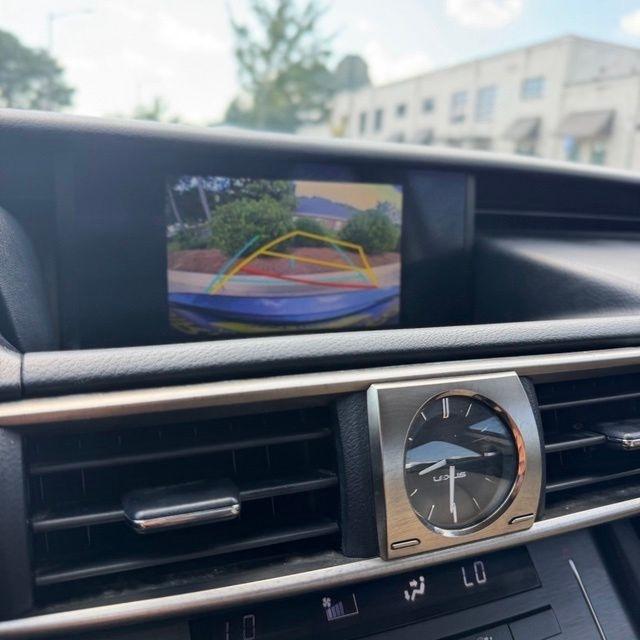 Lexus IS  2019