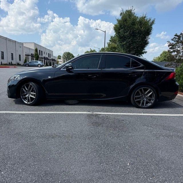 Lexus IS  2017