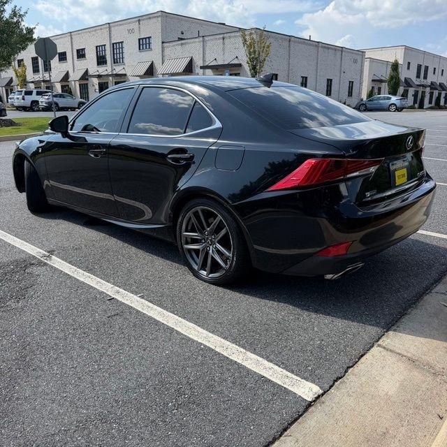 Lexus IS  2017