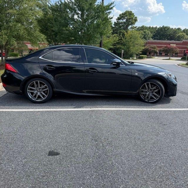 Lexus IS  2017
