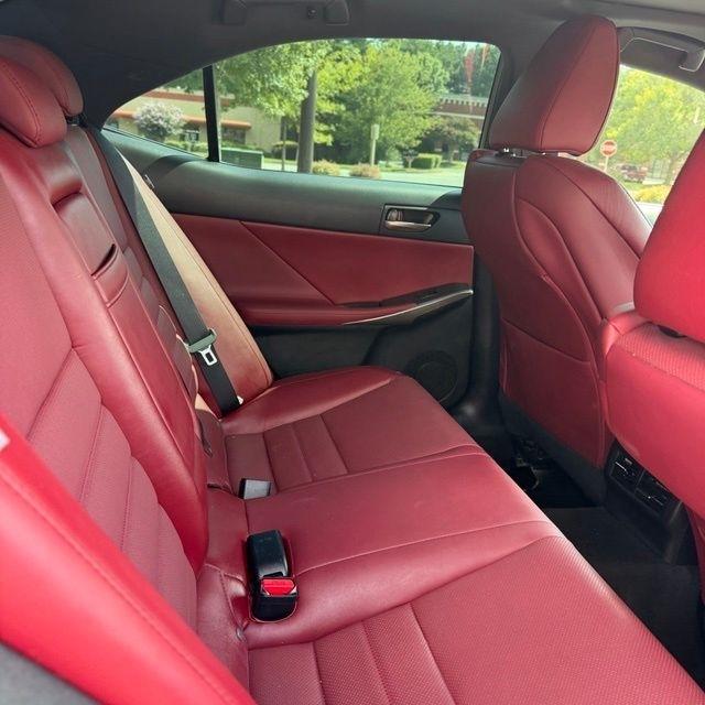 Lexus IS  2017