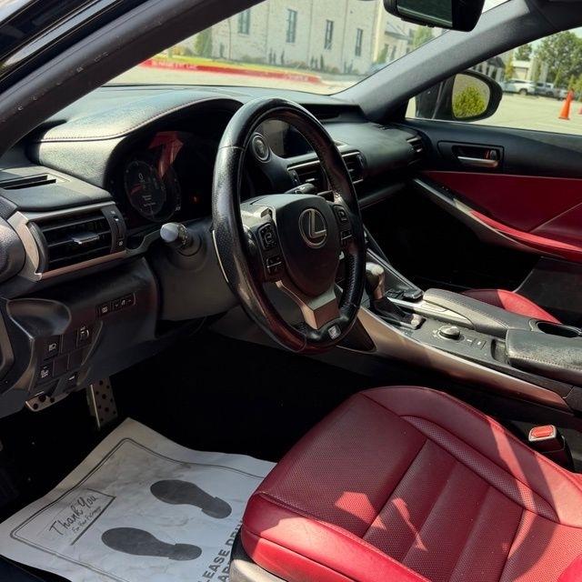 Lexus IS  2017