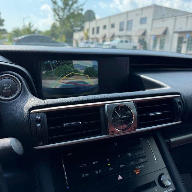 Lexus IS  2017
