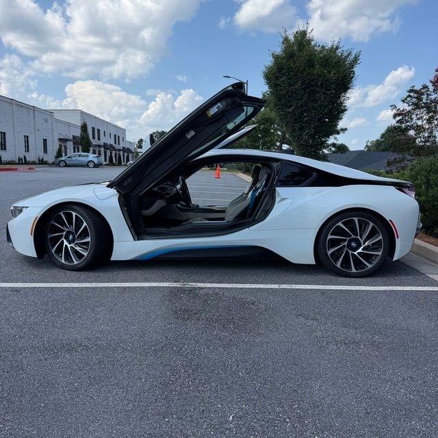 BMW i8  2015
