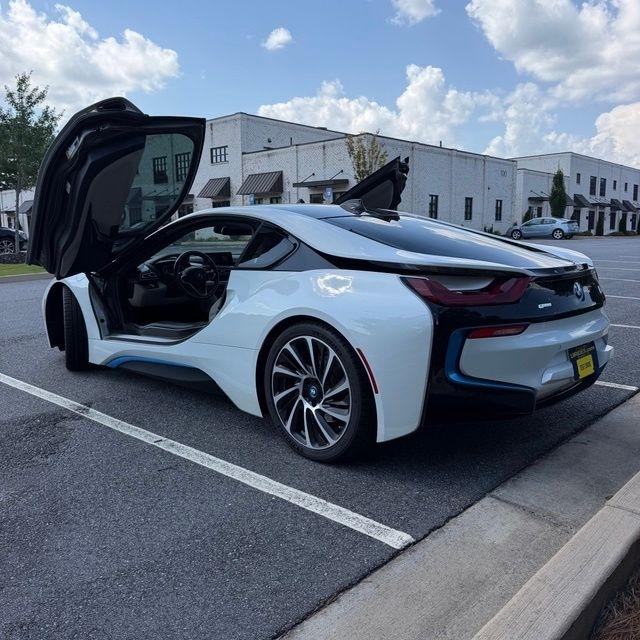 BMW i8  2015